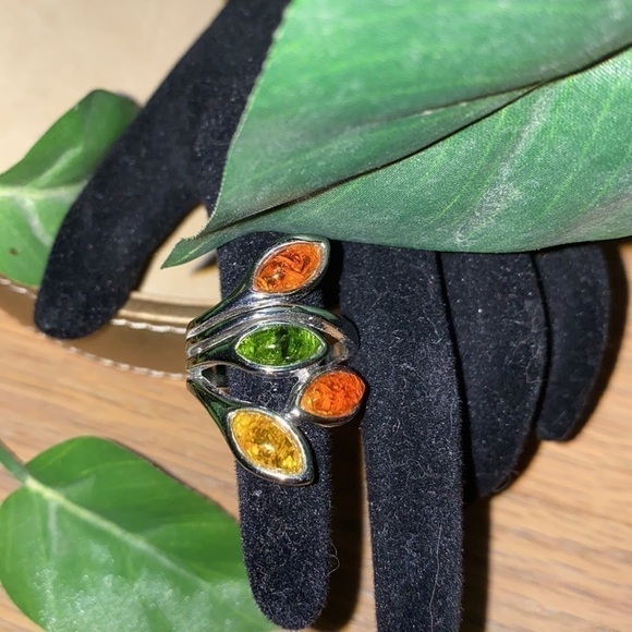𝅺✨ Summer fun Ring. Multi color fresh leaf pattern. Size 8 - Picture 9 of 9